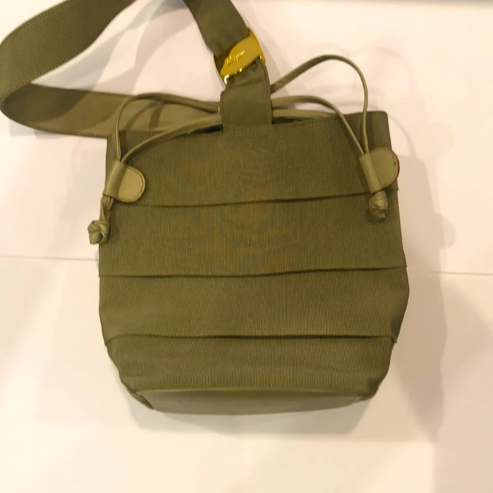 Authentic VTG Salvatore Ferragamo Tiered  Bucket  Tote Bag - Very Good Condition - Picture 3 of 9